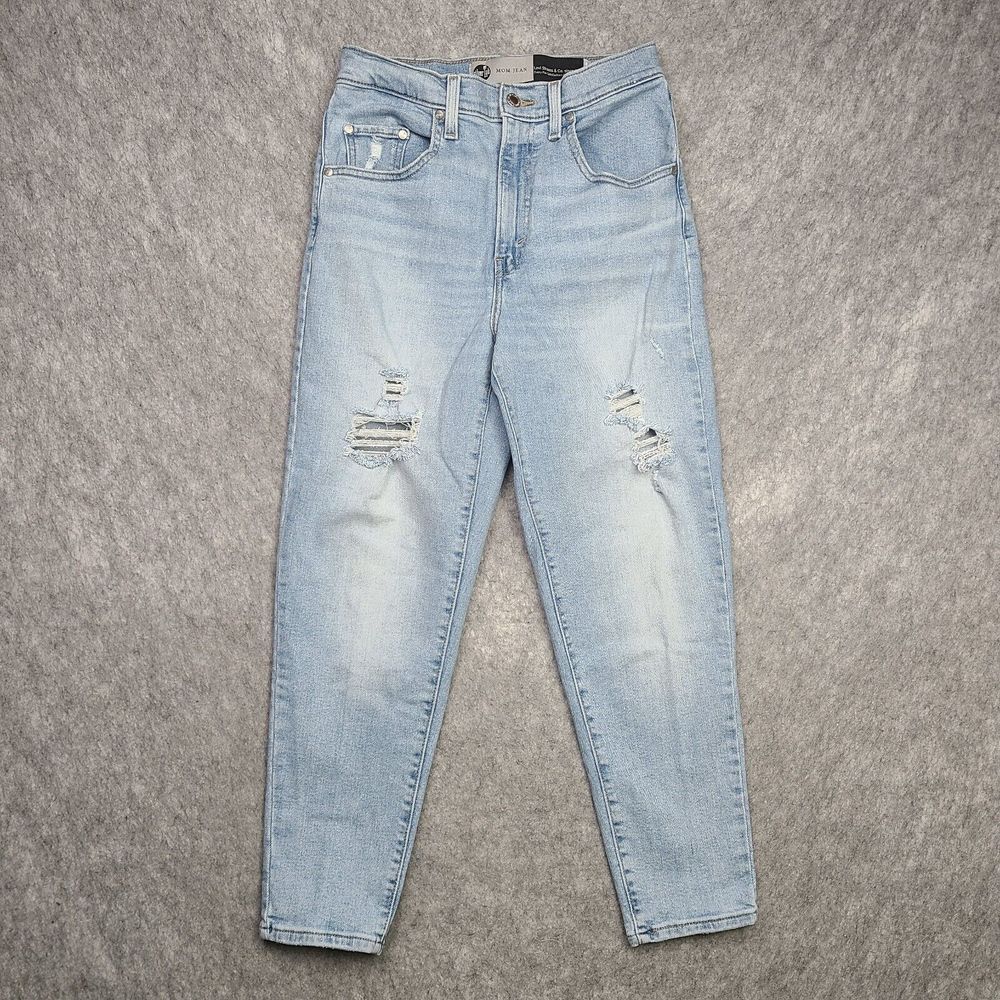 Levis Silvertab Mom Jeans Womens 28 Distressed 25.5" Inseam Light Wash High Rise